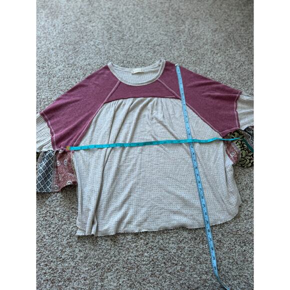 Altar'd State Patchwork sleeve blouse/shirt, size Medium - Picture 4 of 7